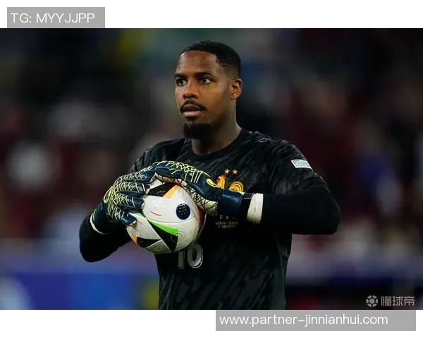 迈尼昂：从年轻门将到世界级守护者的成长之路与辉煌成就