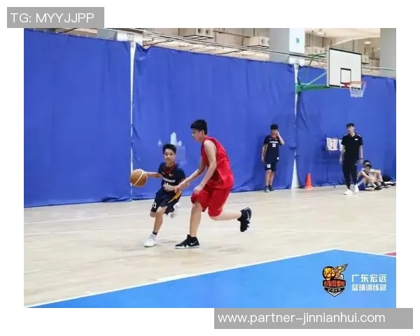 成都篮球明星亲自挑选篮球装备的专属篮球店开业盛典